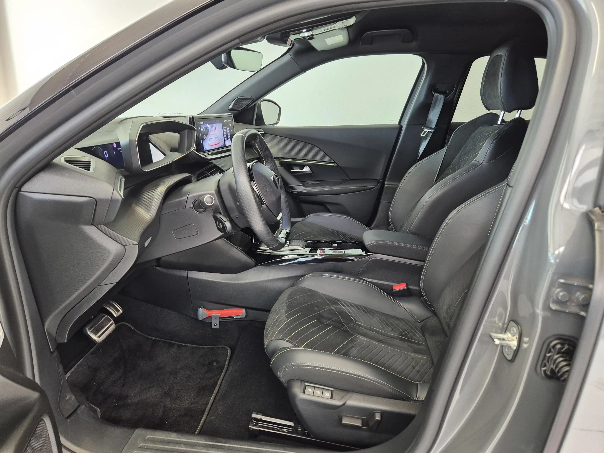 Hoofdafbeelding Peugeot e-2008