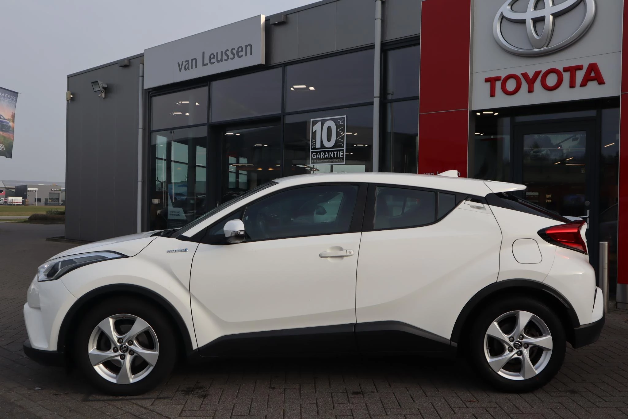 Hoofdafbeelding Toyota C-HR