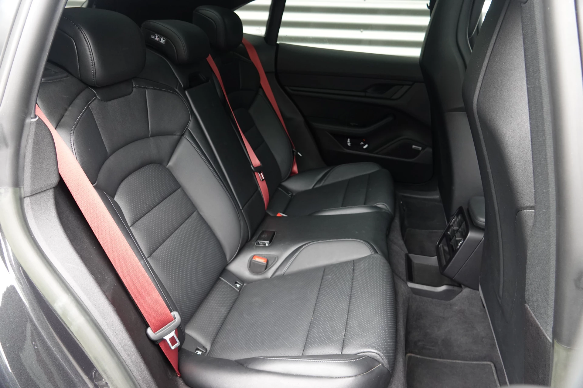 Hoofdafbeelding Porsche Taycan