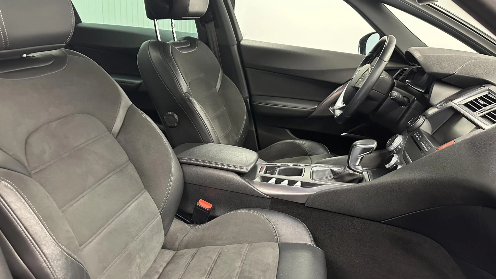 Hoofdafbeelding DS DS 5