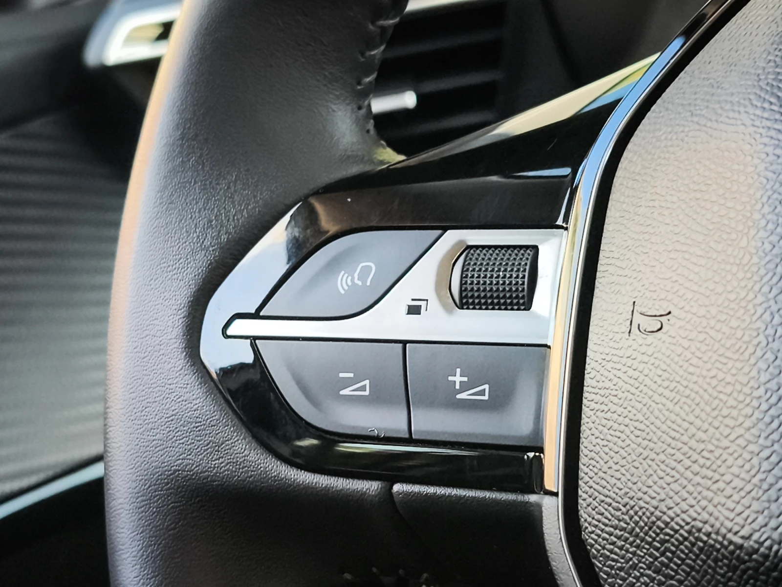 Hoofdafbeelding Peugeot e-208