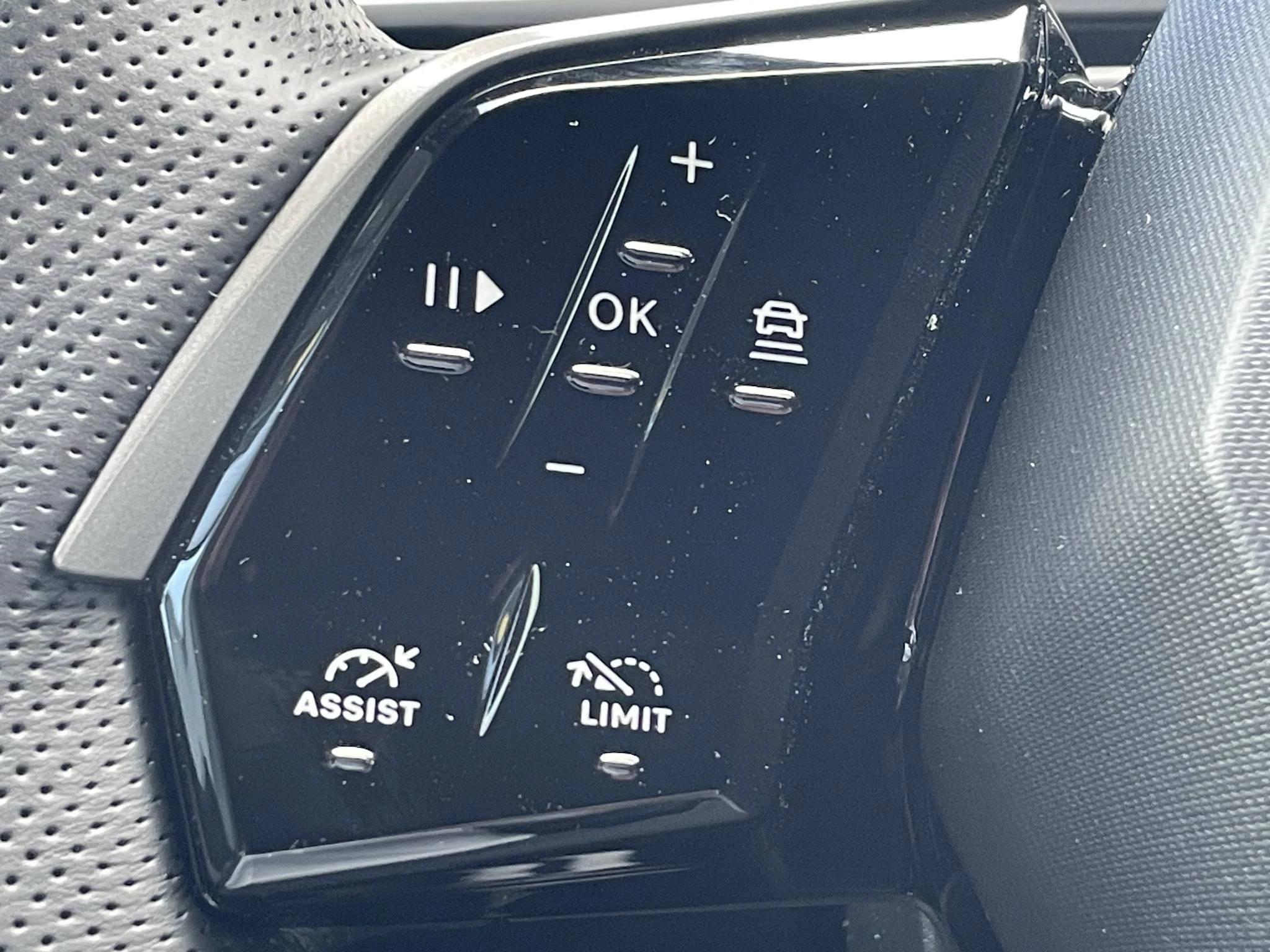 Hoofdafbeelding Peugeot e-5008