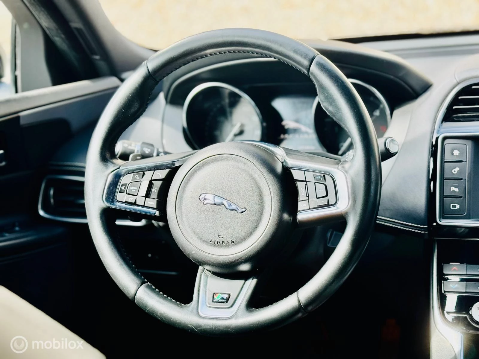 Hoofdafbeelding Jaguar XE