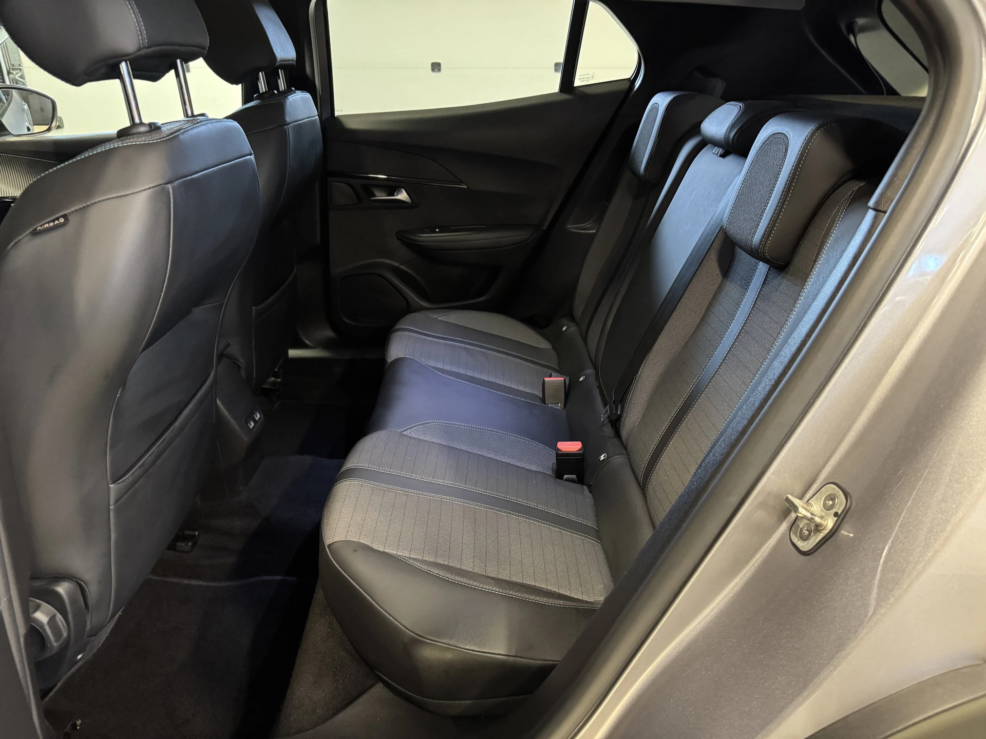 Hoofdafbeelding Peugeot e-2008