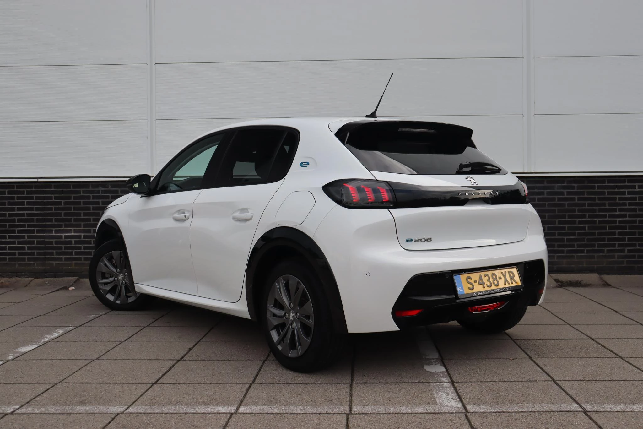 Hoofdafbeelding Peugeot e-208