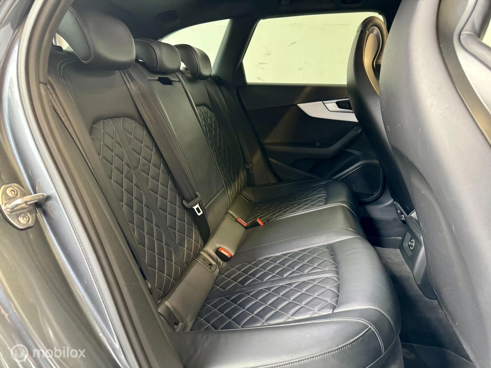 Hoofdafbeelding Audi S4