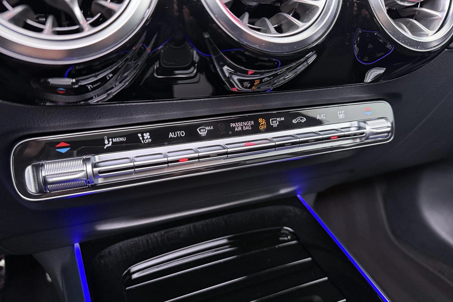 Hoofdafbeelding Mercedes-Benz EQA