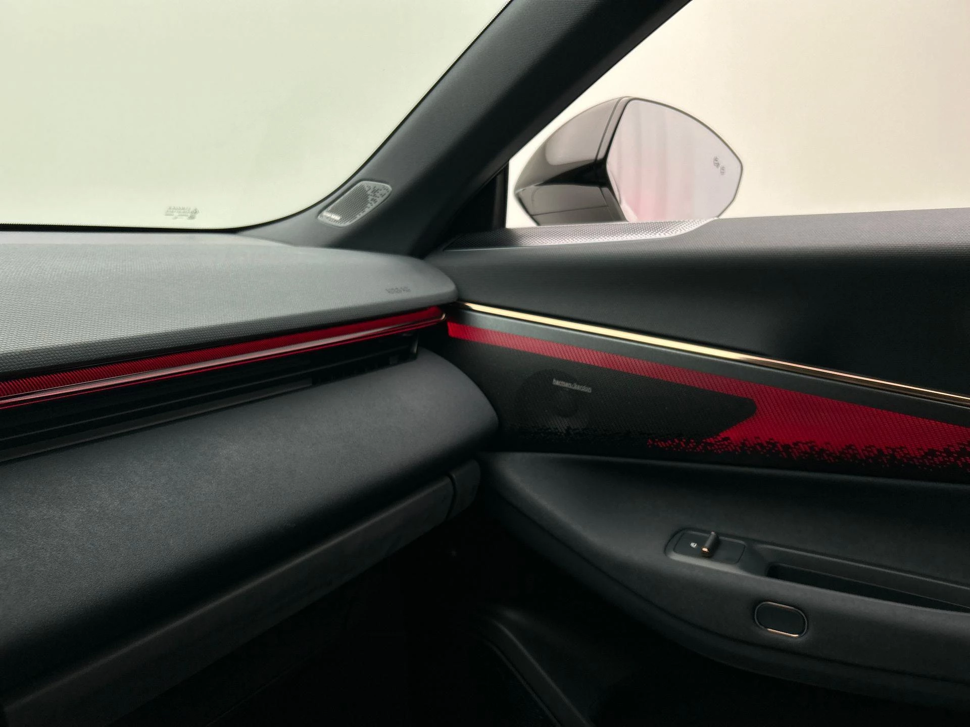 Hoofdafbeelding Lynk & Co 08