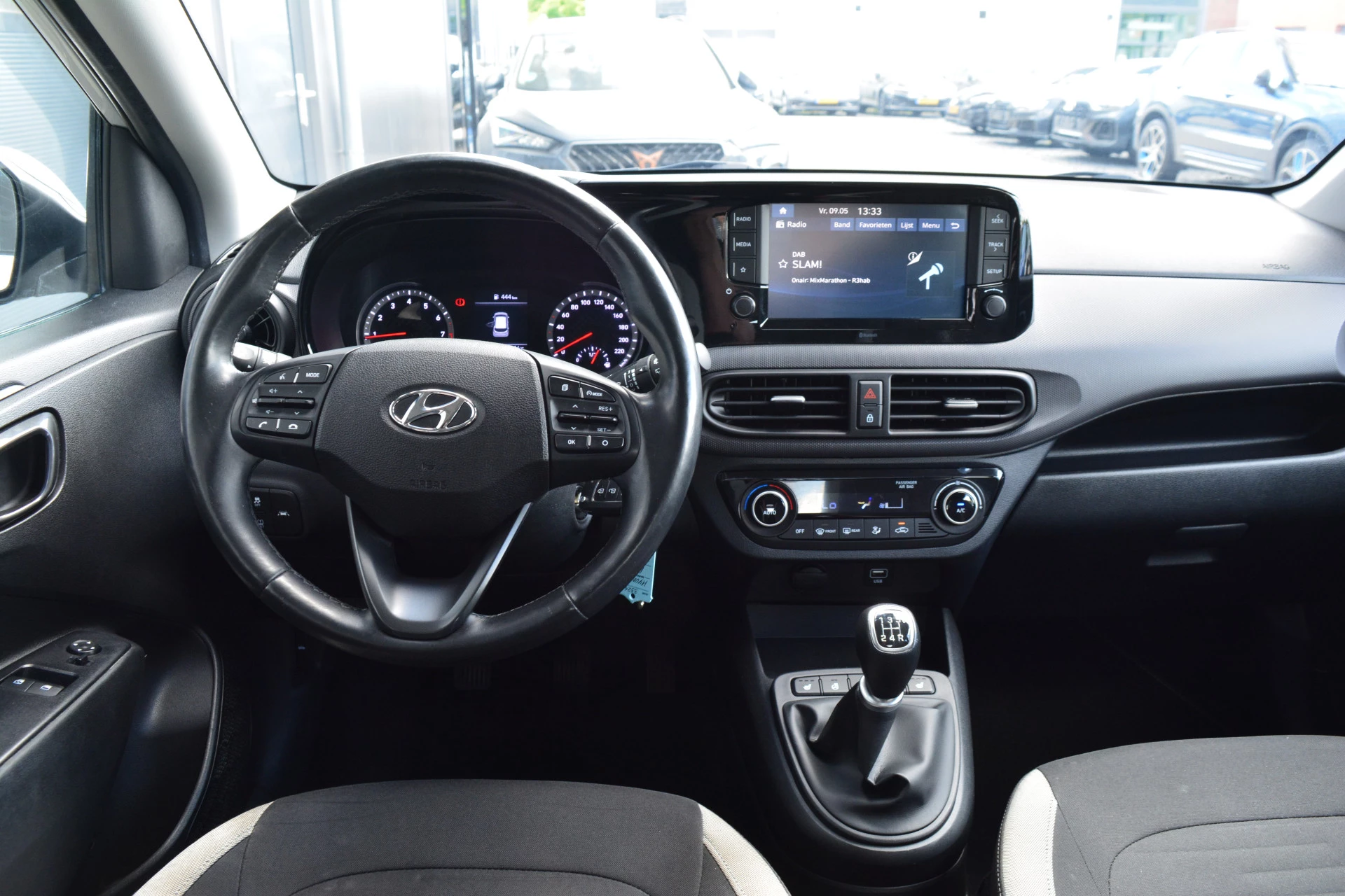 Hoofdafbeelding Hyundai i10