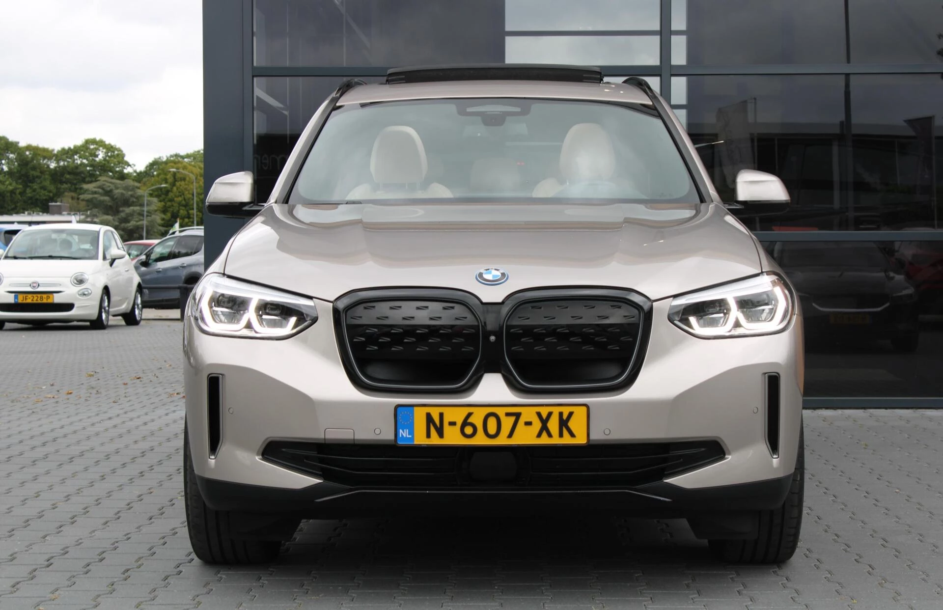 Hoofdafbeelding BMW iX3