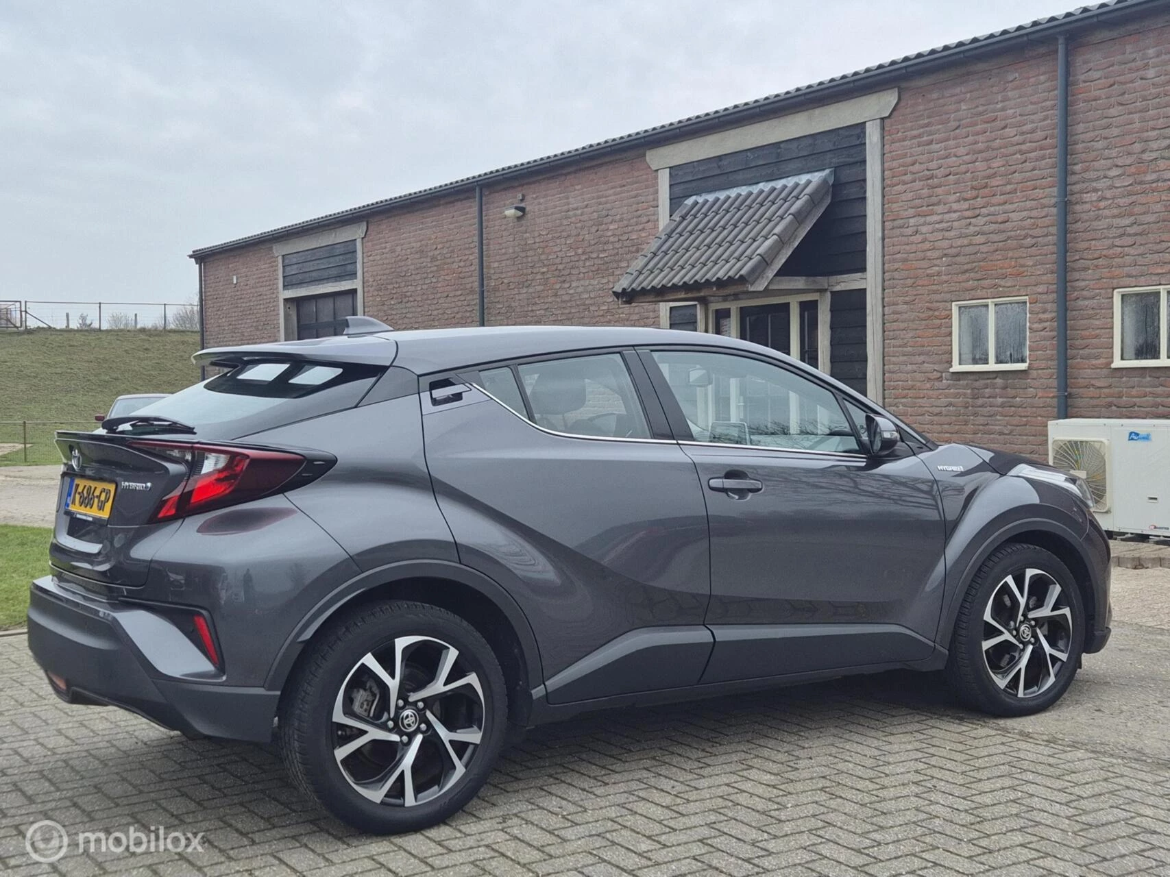 Hoofdafbeelding Toyota C-HR