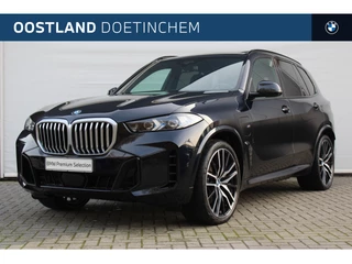 BMW X5 xDrive50e High Executive M Sport Automaat / Panoramadak / Trekhaak / Sportstoelen / Adaptief onderstel / Soft-Close / Adaptieve LED / Parking Assistant Professional / Harman Kardon