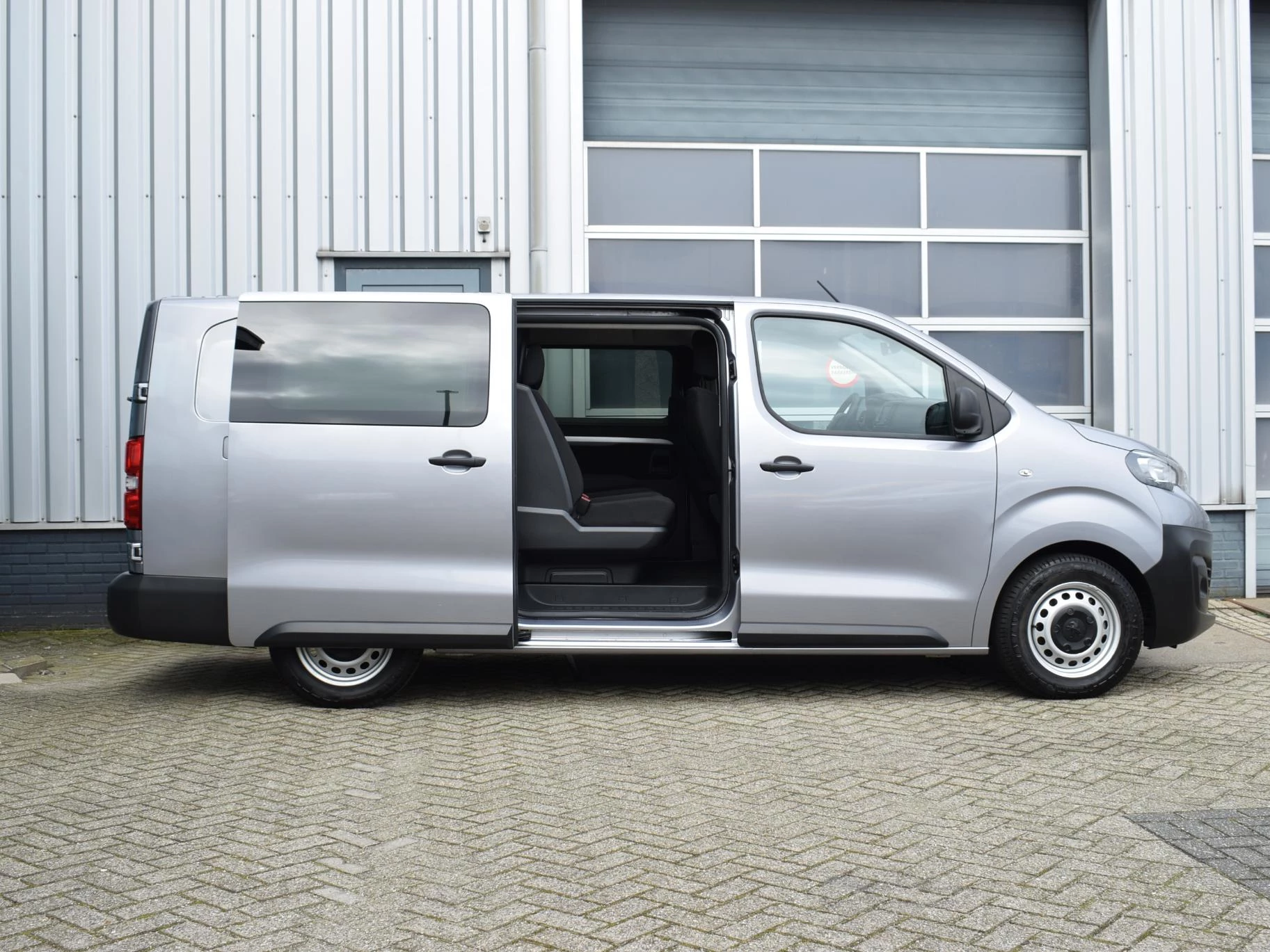 Hoofdafbeelding Peugeot e-Expert