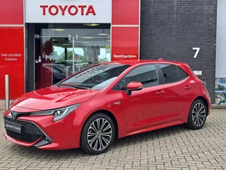 Hoofdafbeelding Toyota Corolla Toyota Corolla 1.8 Hybrid Dynamic PARKEERSENSOREN DODEHOEK STUUR-/STOELVERWARMING