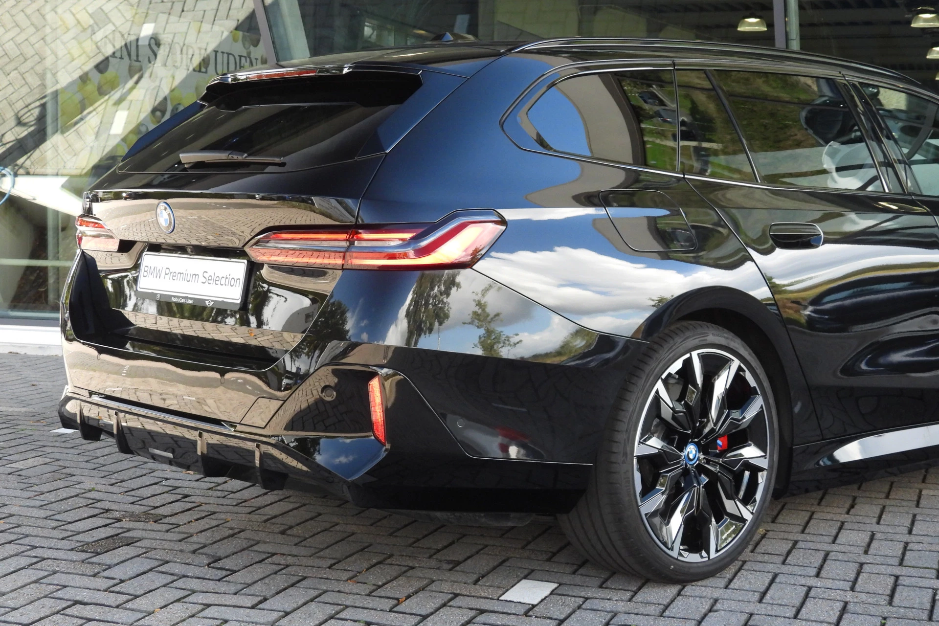 Hoofdafbeelding BMW i5