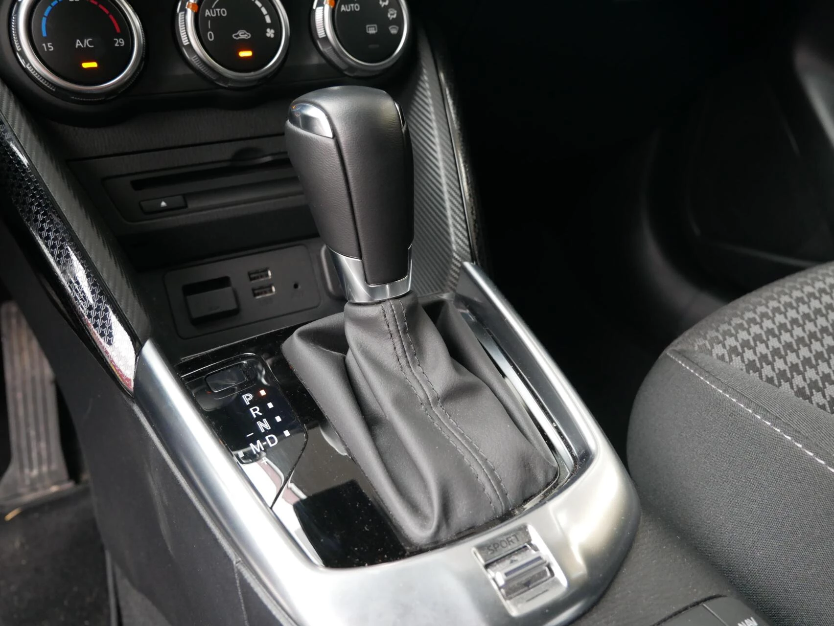 Hoofdafbeelding Mazda 2