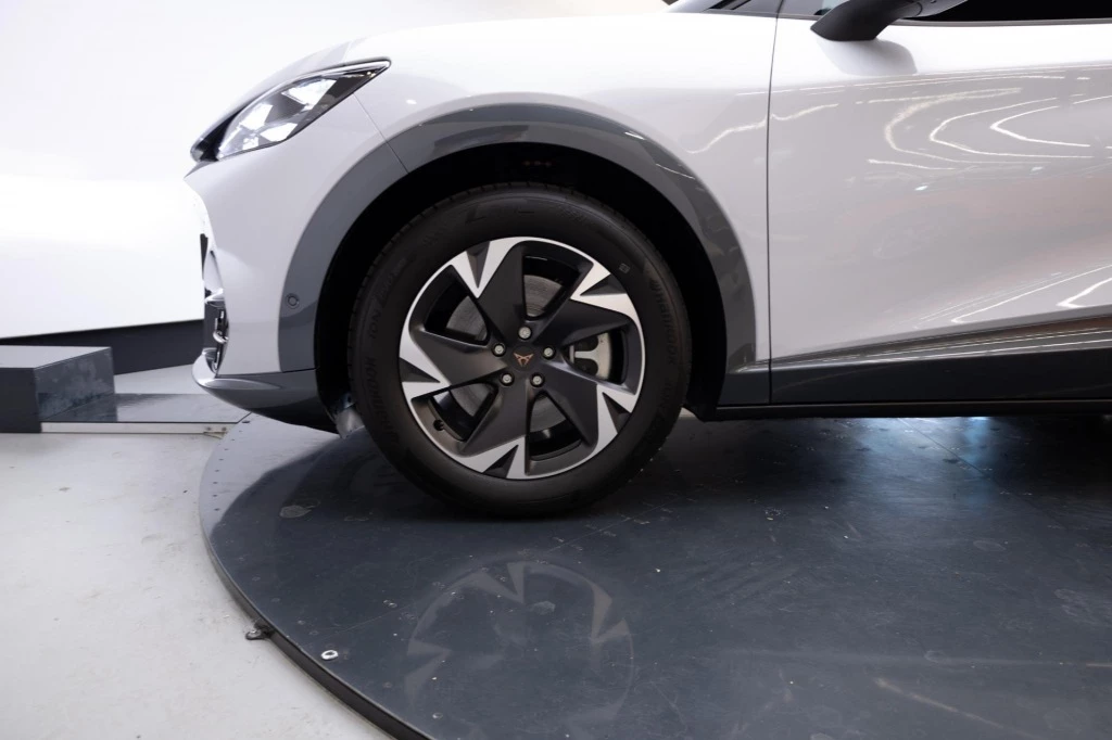 Hoofdafbeelding CUPRA Tavascan