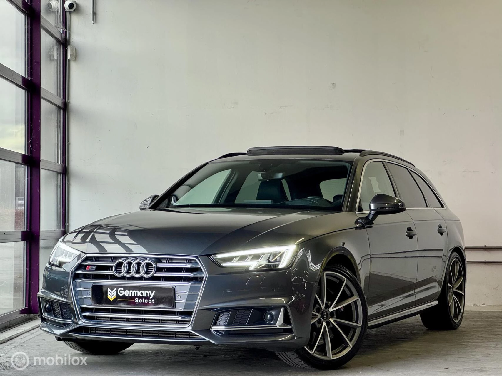 Hoofdafbeelding Audi S4