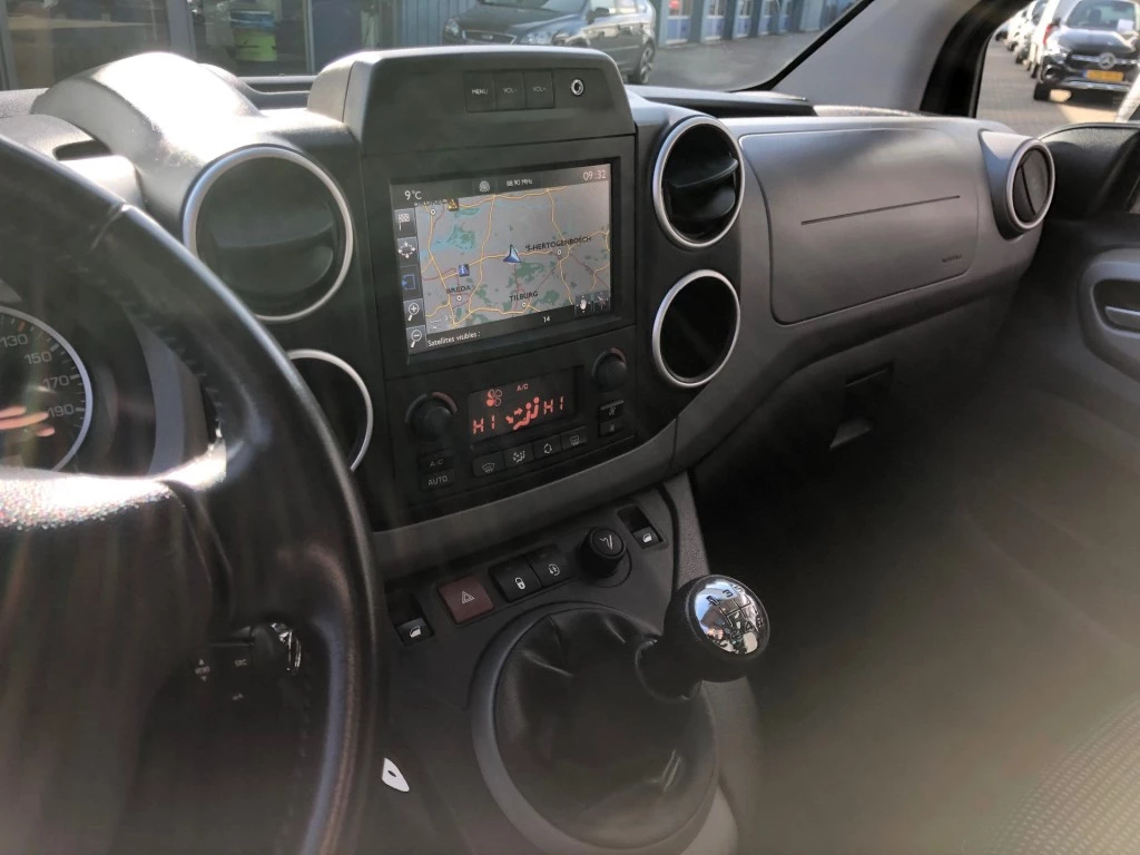 Hoofdafbeelding Peugeot Partner