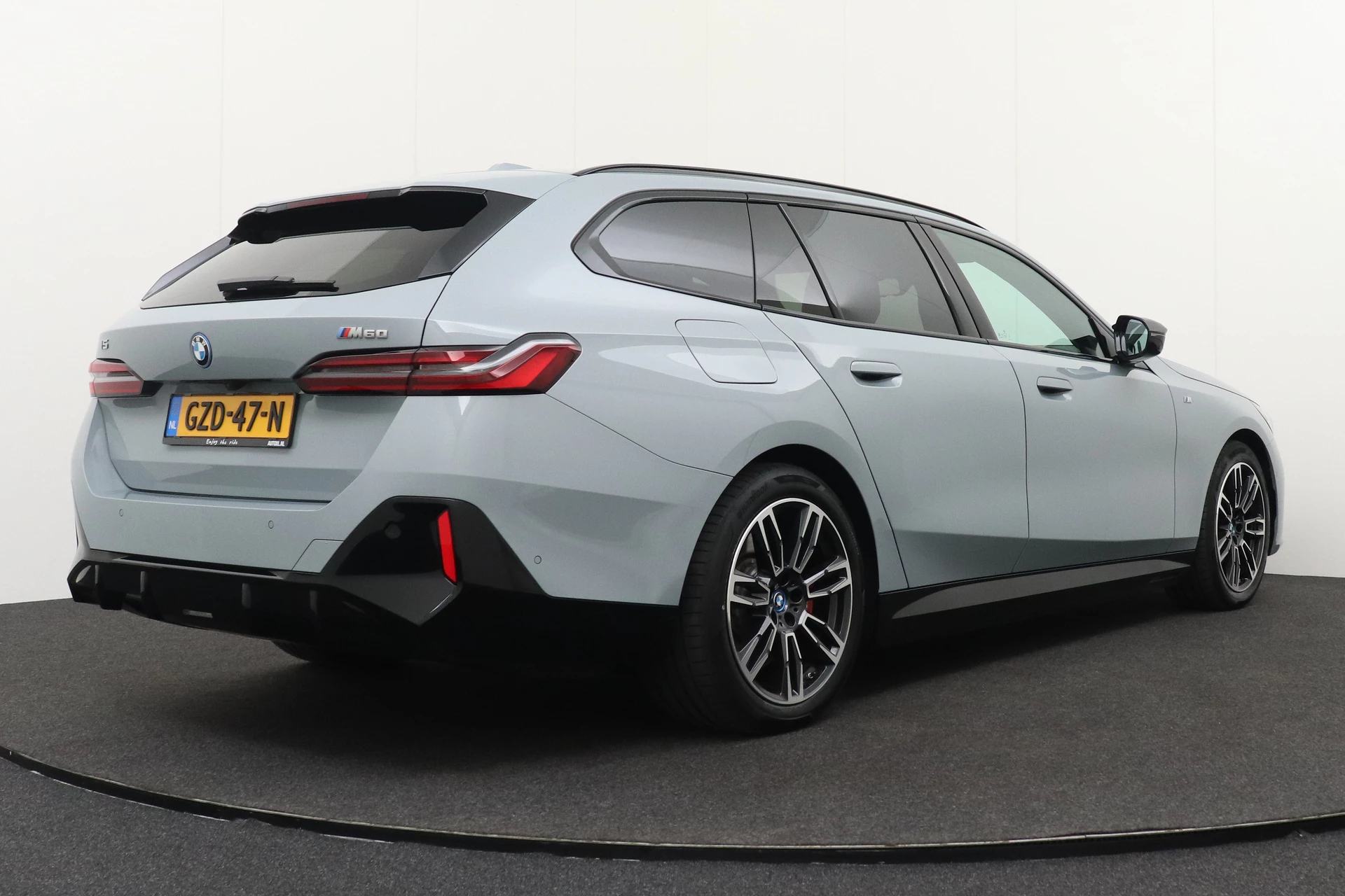 Hoofdafbeelding BMW i5