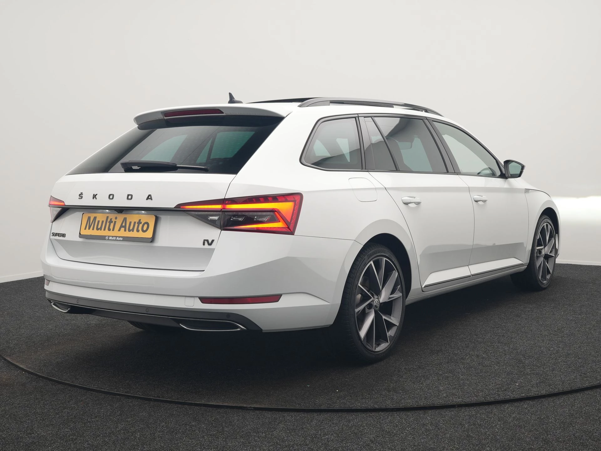 Hoofdafbeelding Škoda Superb