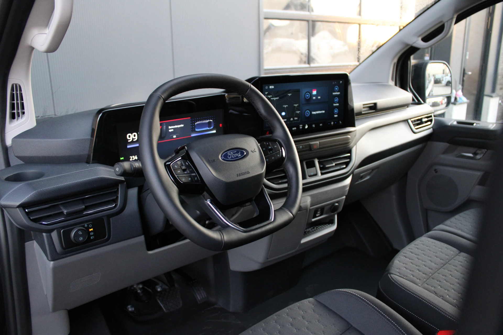 Hoofdafbeelding Ford E-Transit Custom