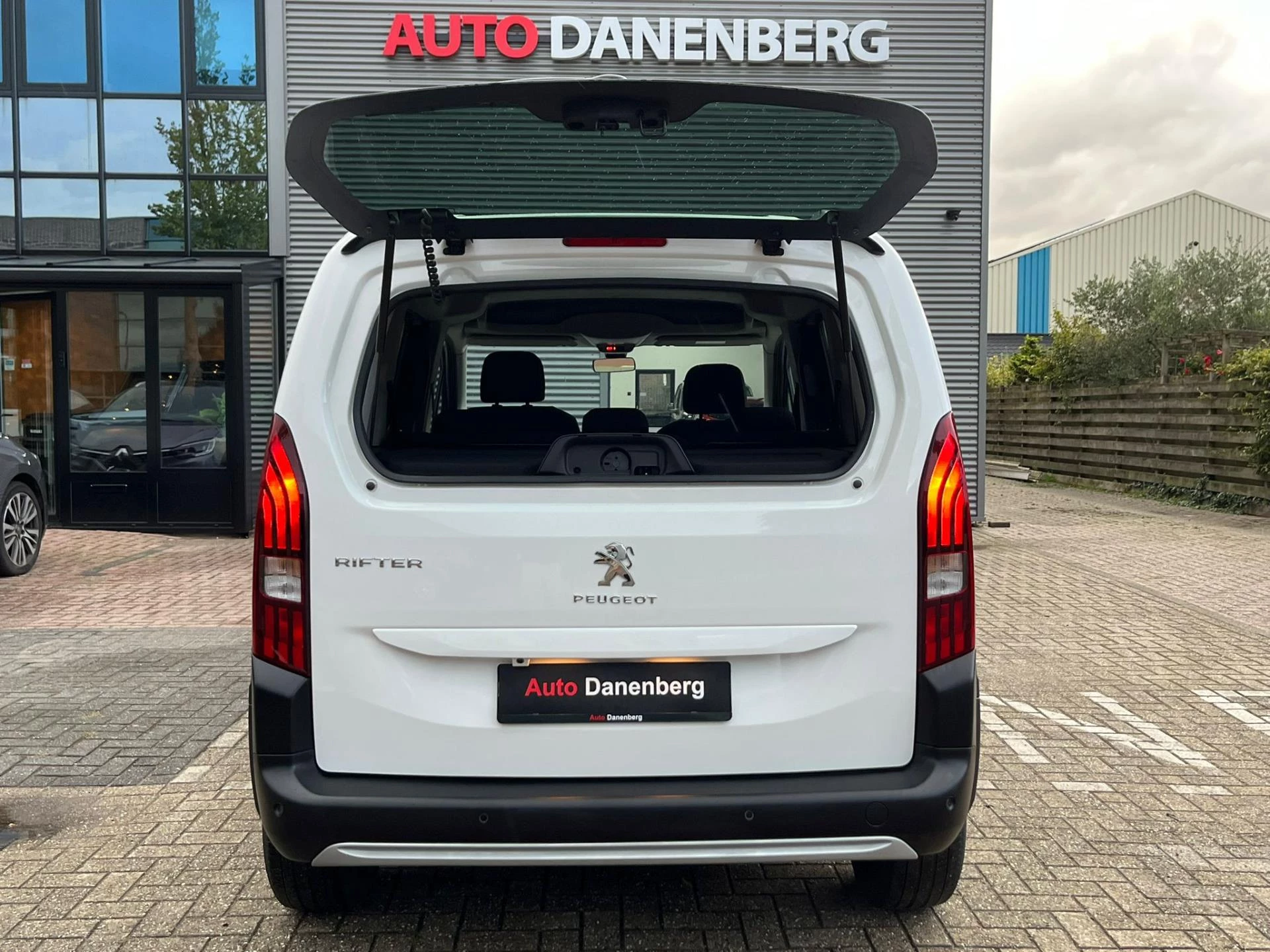 Hoofdafbeelding Peugeot Rifter