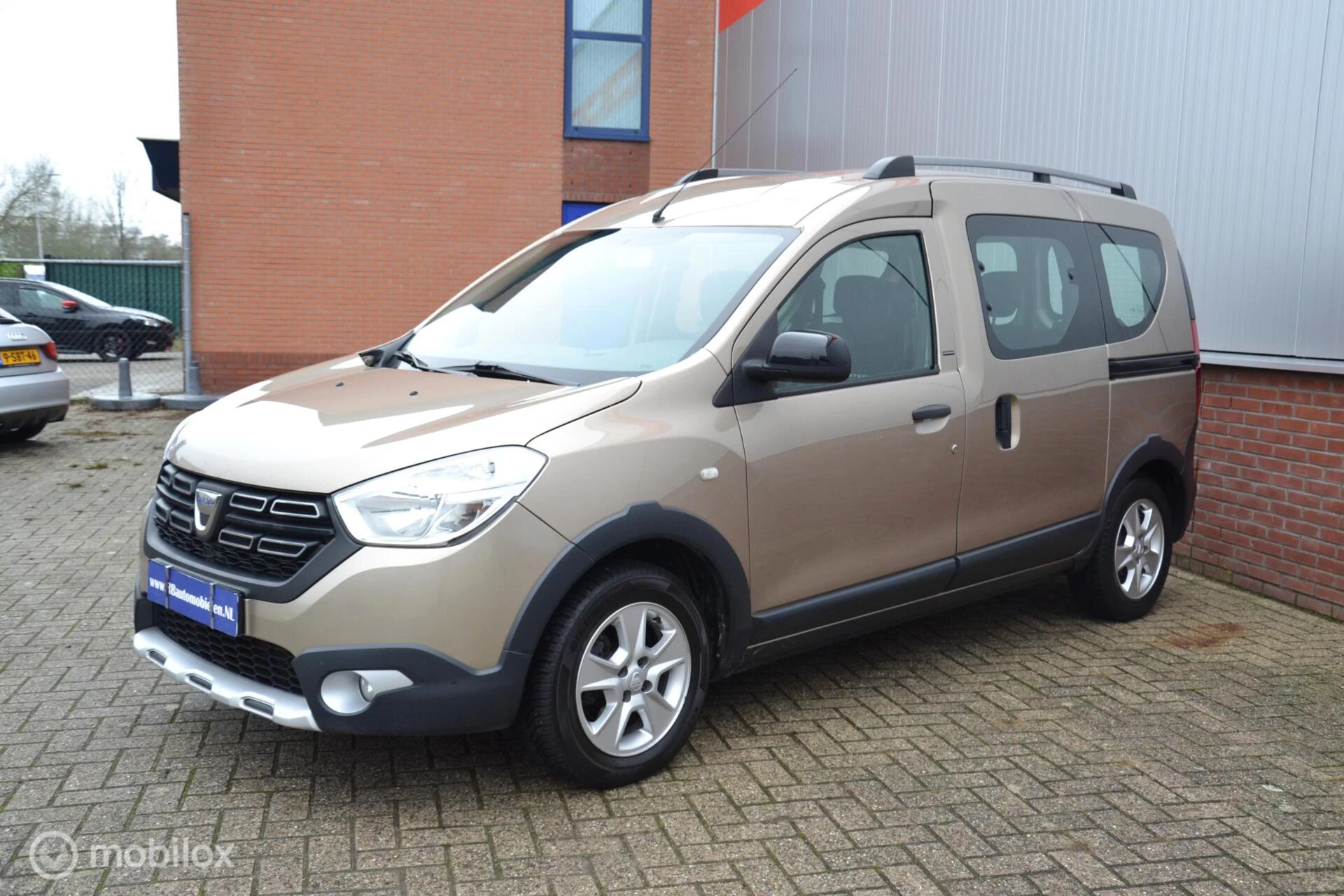 Hoofdafbeelding Dacia Dokker