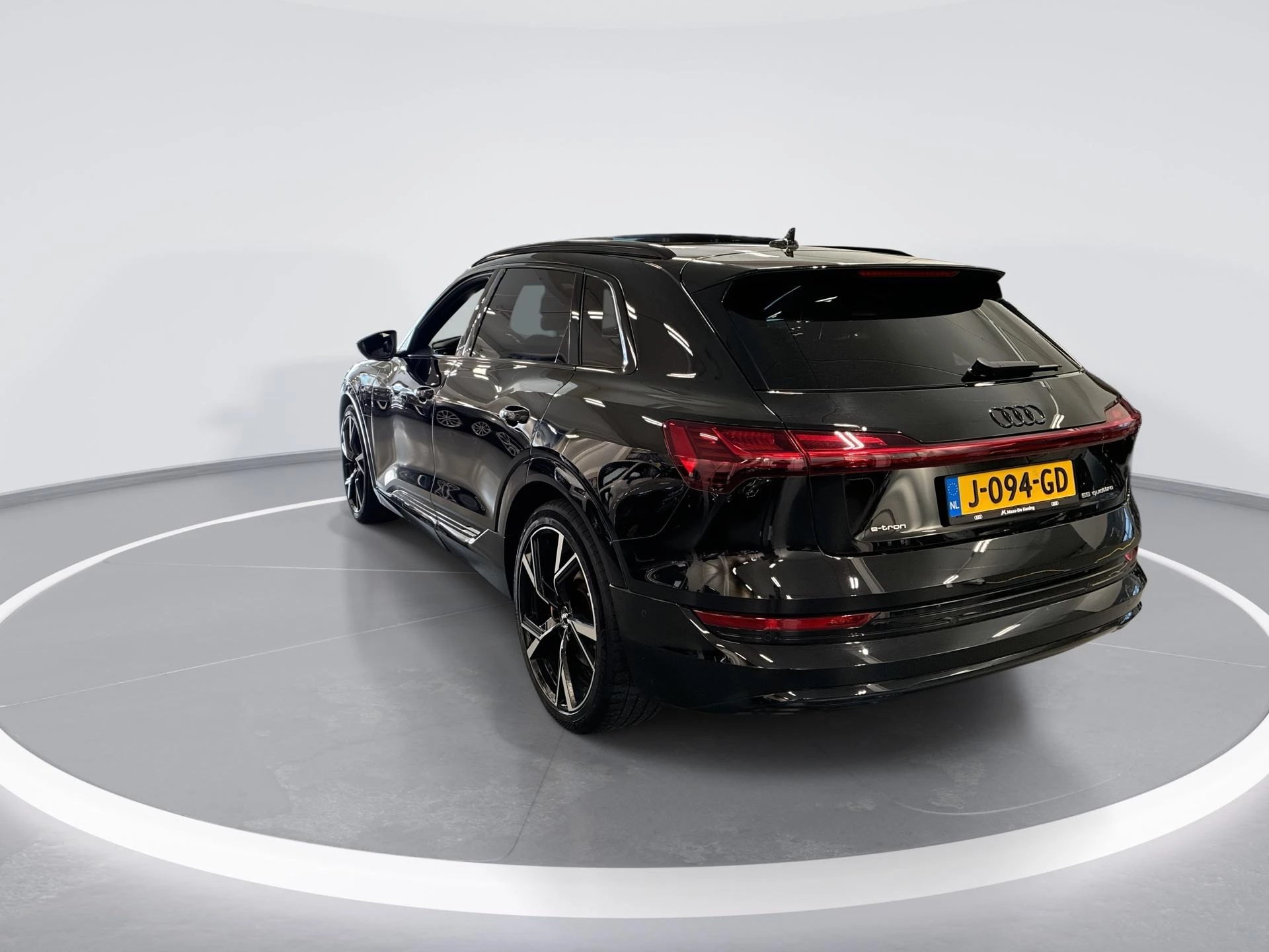 Hoofdafbeelding Audi e-tron