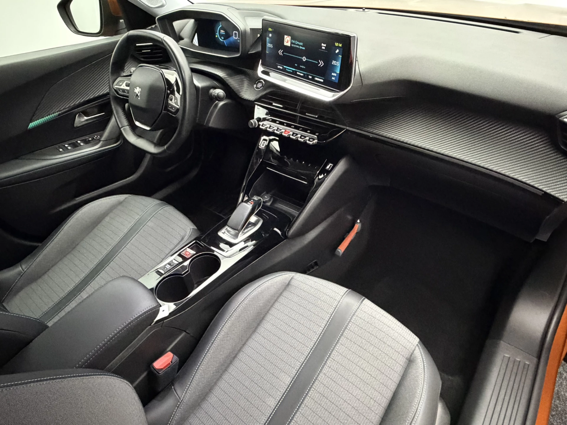 Hoofdafbeelding Peugeot e-2008