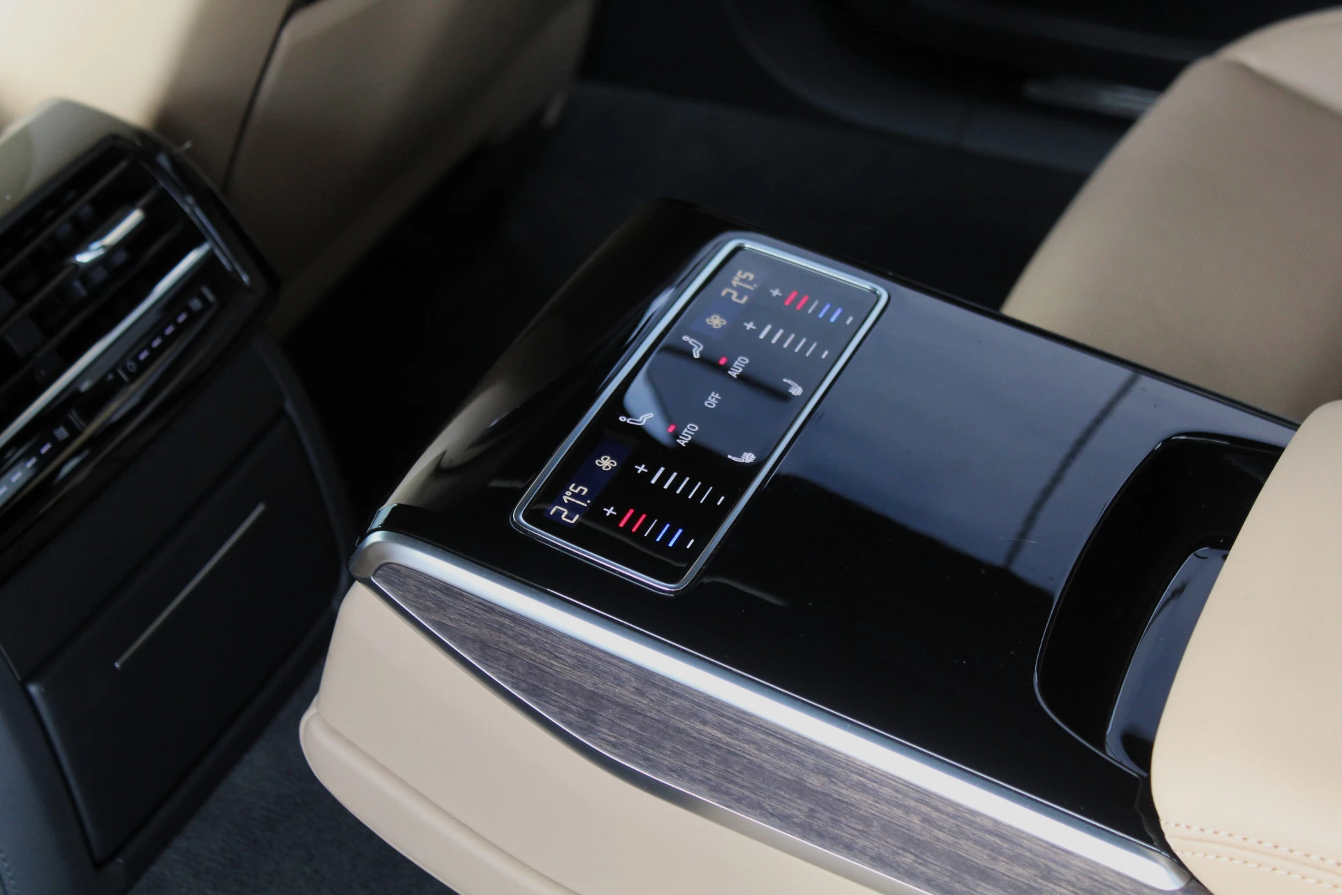 Hoofdafbeelding Audi A8