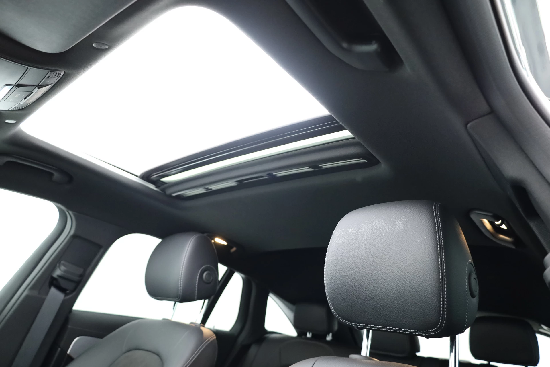 Hoofdafbeelding Mercedes-Benz EQC