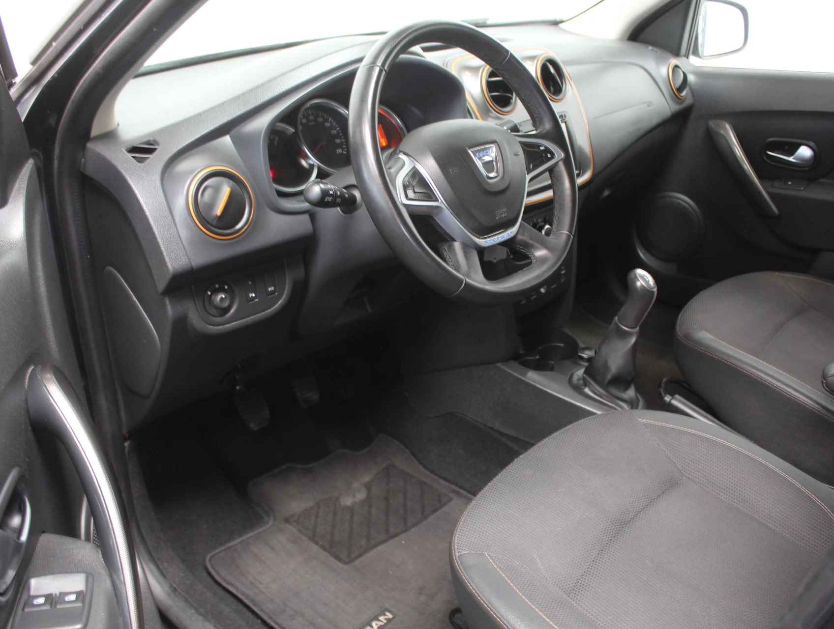 Hoofdafbeelding Dacia Logan