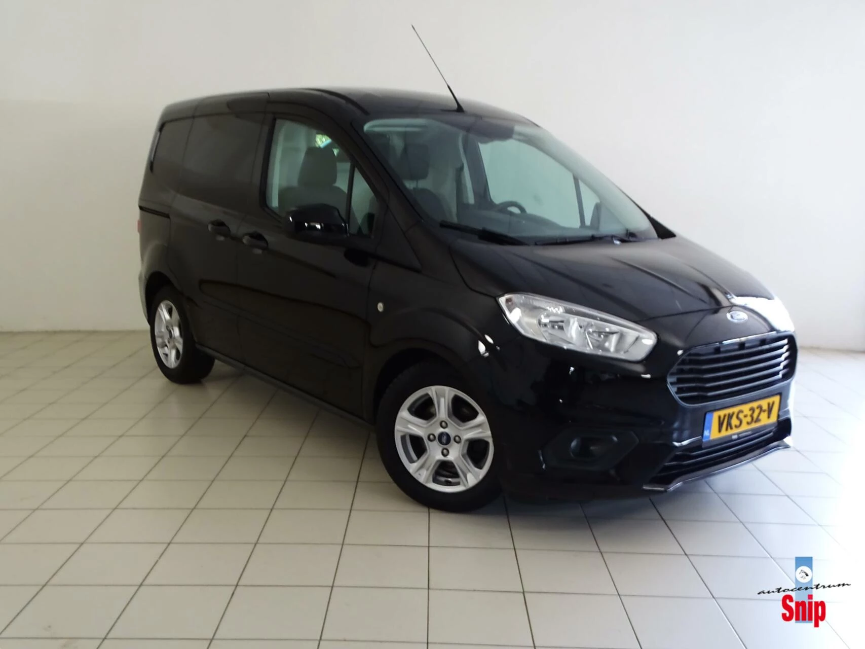 Hoofdafbeelding Ford Transit Courier