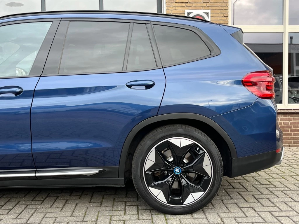 Hoofdafbeelding BMW iX3