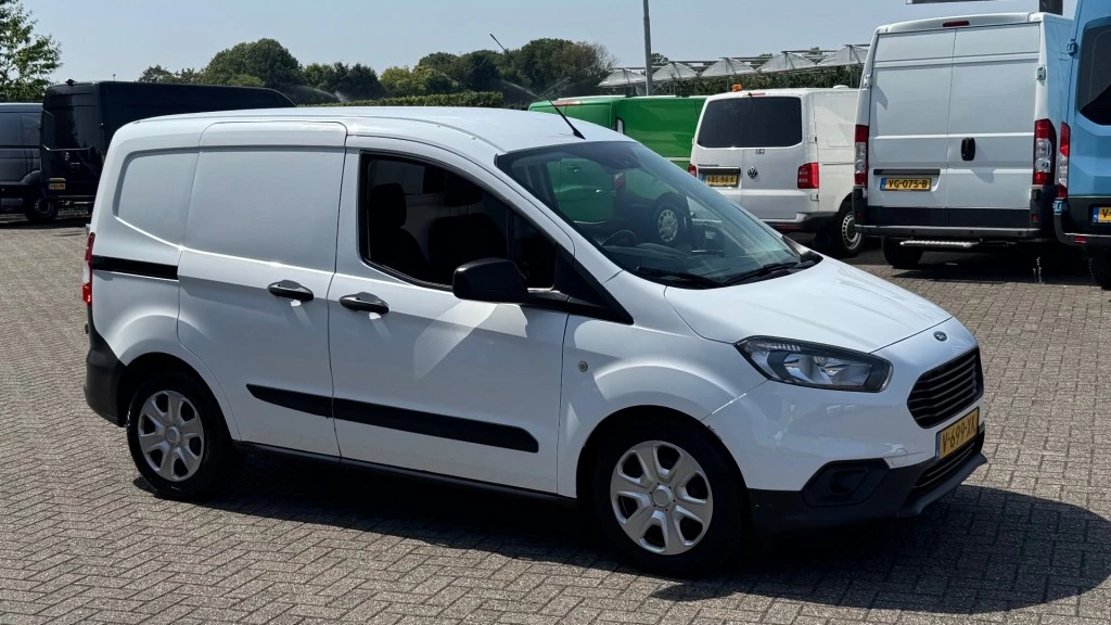 Hoofdafbeelding Ford Transit Courier