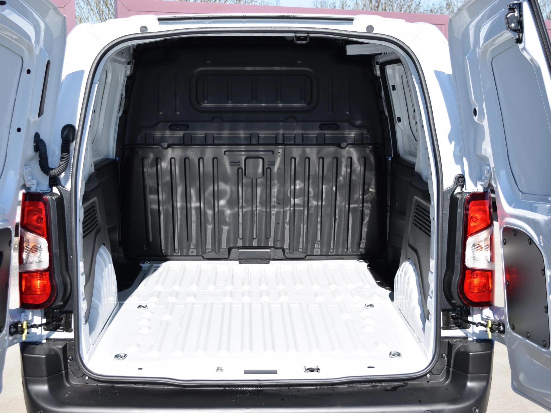 Hoofdafbeelding Peugeot e-Partner