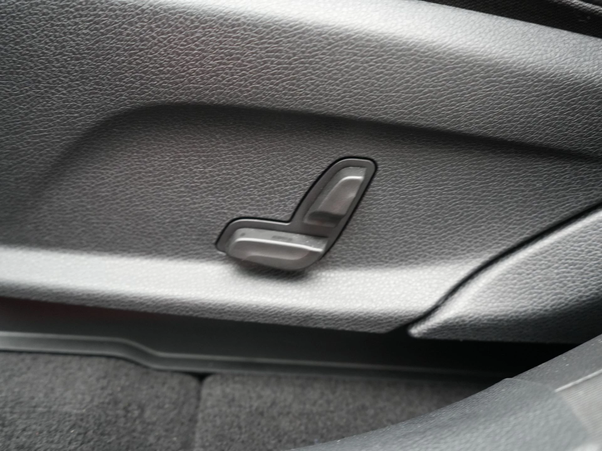 Hoofdafbeelding Mercedes-Benz EQC