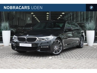 BMW 5 Serie 520i High Executive M Sport Automaat / Schuif-kanteldak / Adaptieve LED / Parking Assistant Plus / Head-Up / Gesture Control / Comfortstoelen / Navigatie Professional