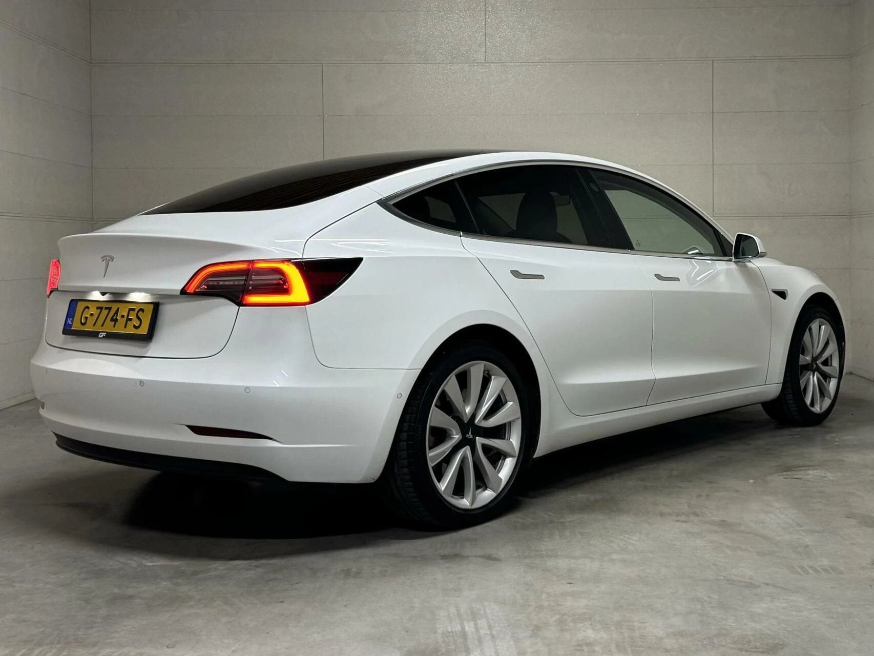 Hoofdafbeelding Tesla Model 3