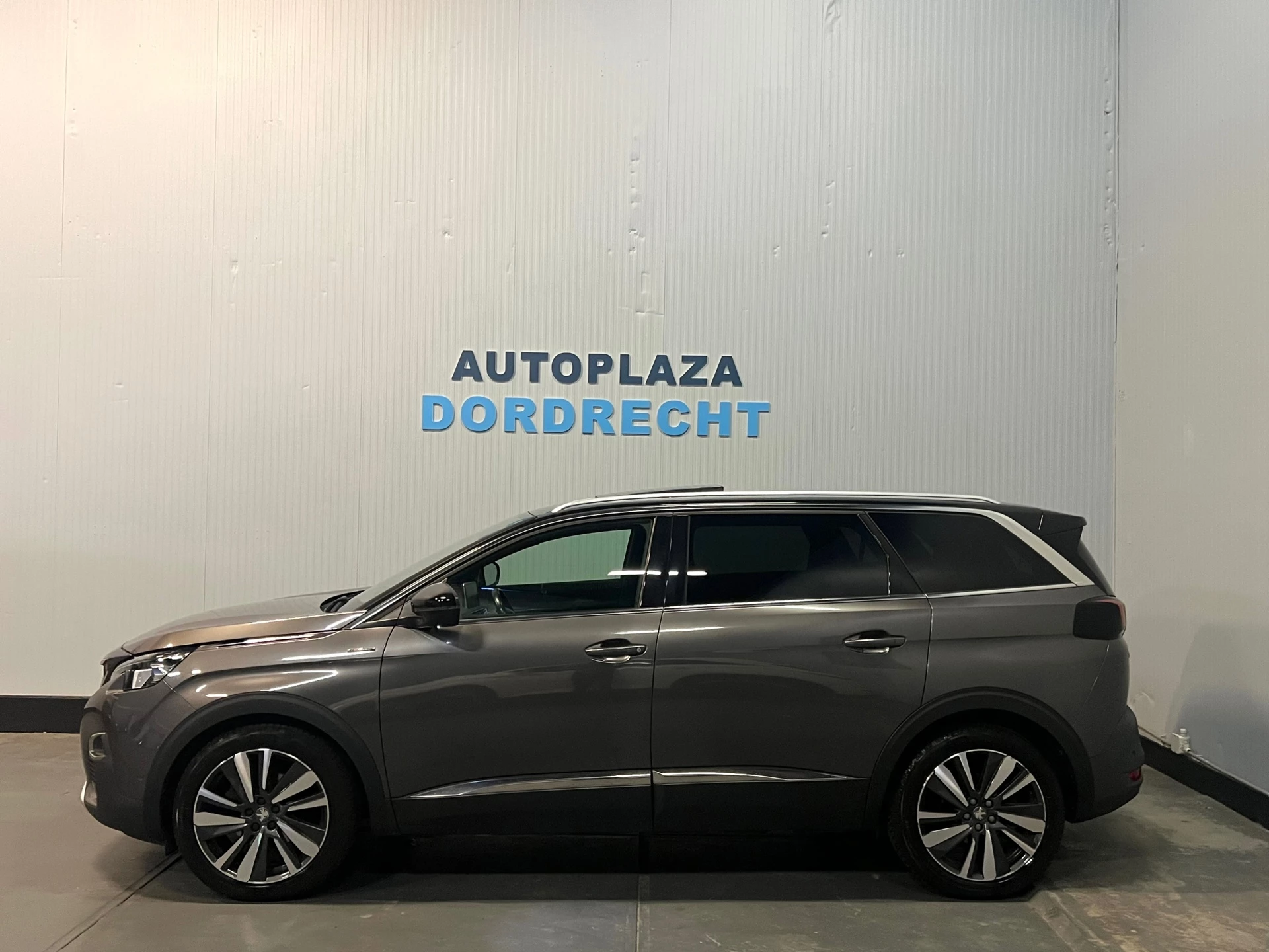 Hoofdafbeelding Peugeot 5008