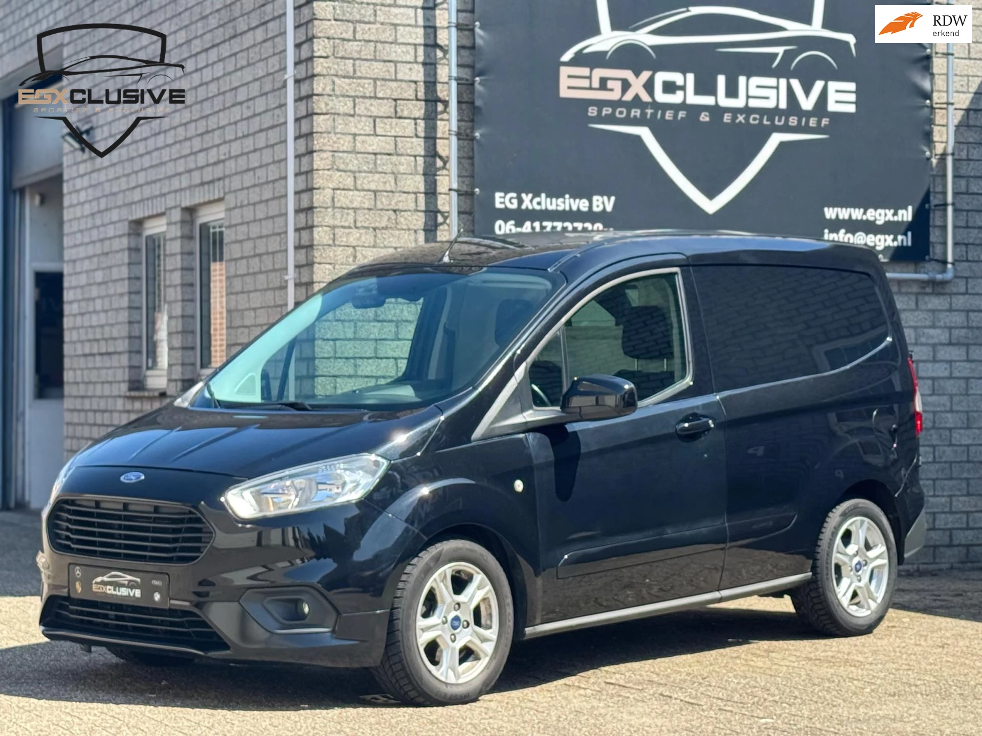 Hoofdafbeelding Ford Transit Courier