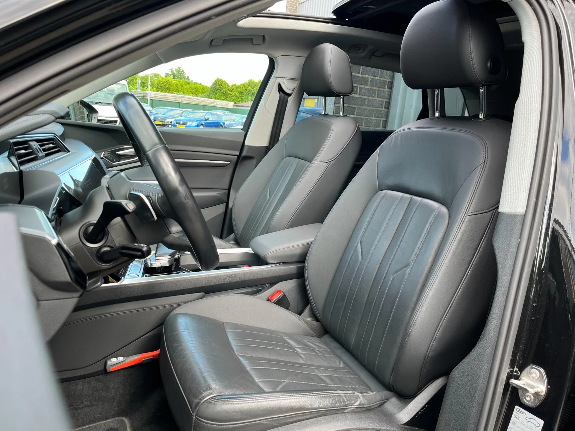 Hoofdafbeelding Audi e-tron
