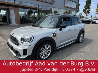 Countryman 2.0  PHEV  Automaat 224 pk All4 Cooper SE  Business Edition Navigatie ,  Camera Achter , Parkeerhulp , Velgen , lederen bekelding met verwarming , Lage km stand 6.045 km !