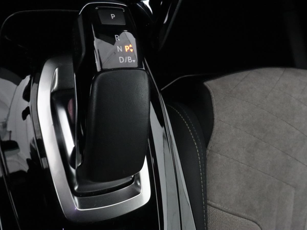 Hoofdafbeelding Peugeot e-2008