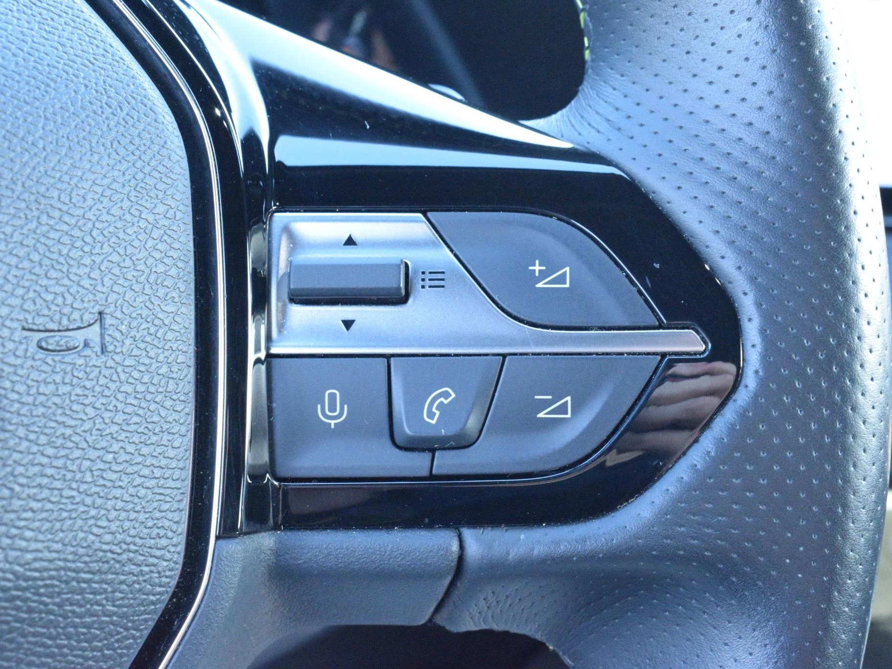 Hoofdafbeelding Peugeot 408