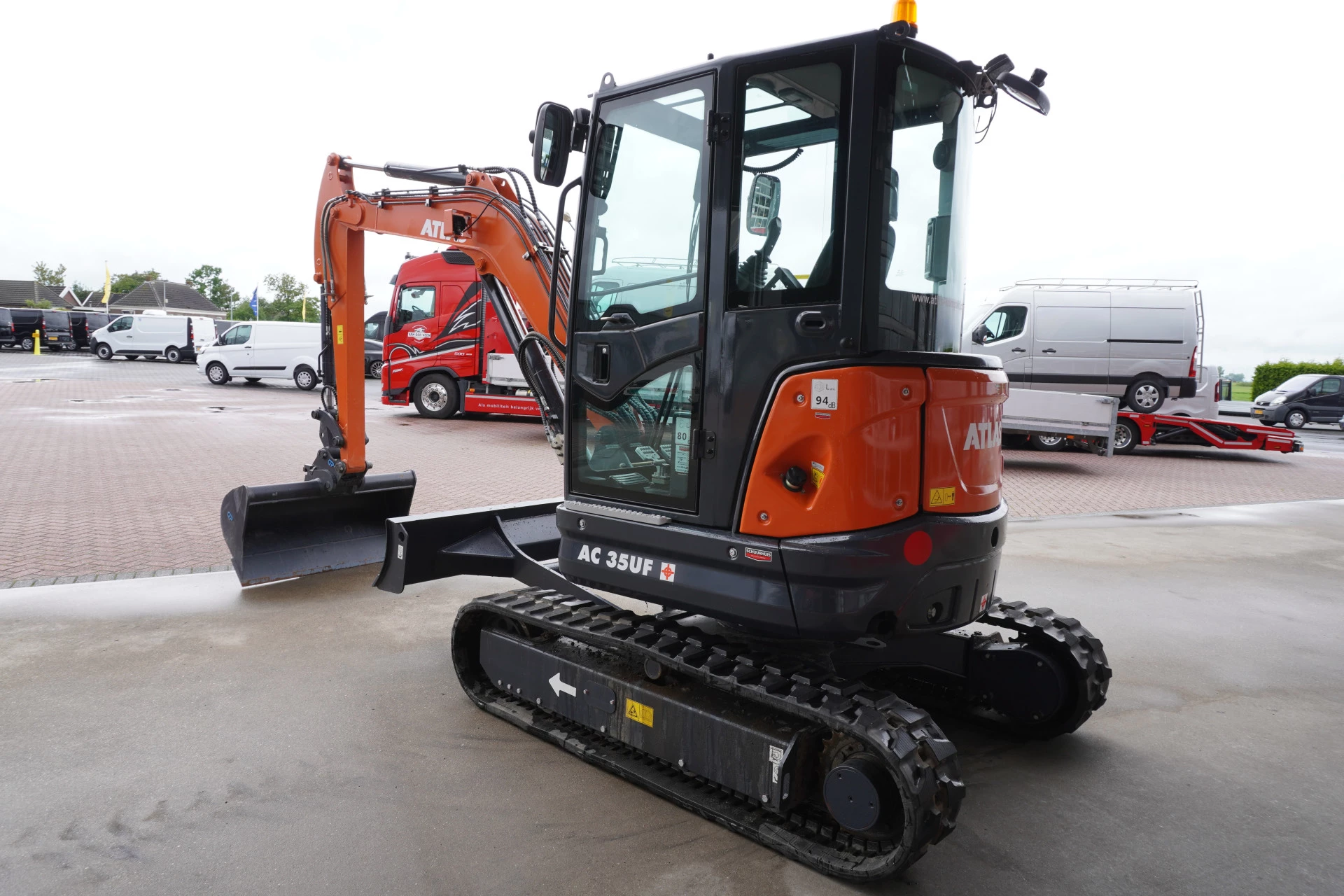 Hoofdafbeelding Atlas AC35UF Minigraver 3.85 ton 34 Draaiuren