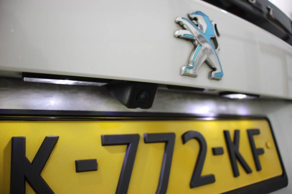 Hoofdafbeelding Peugeot e-2008