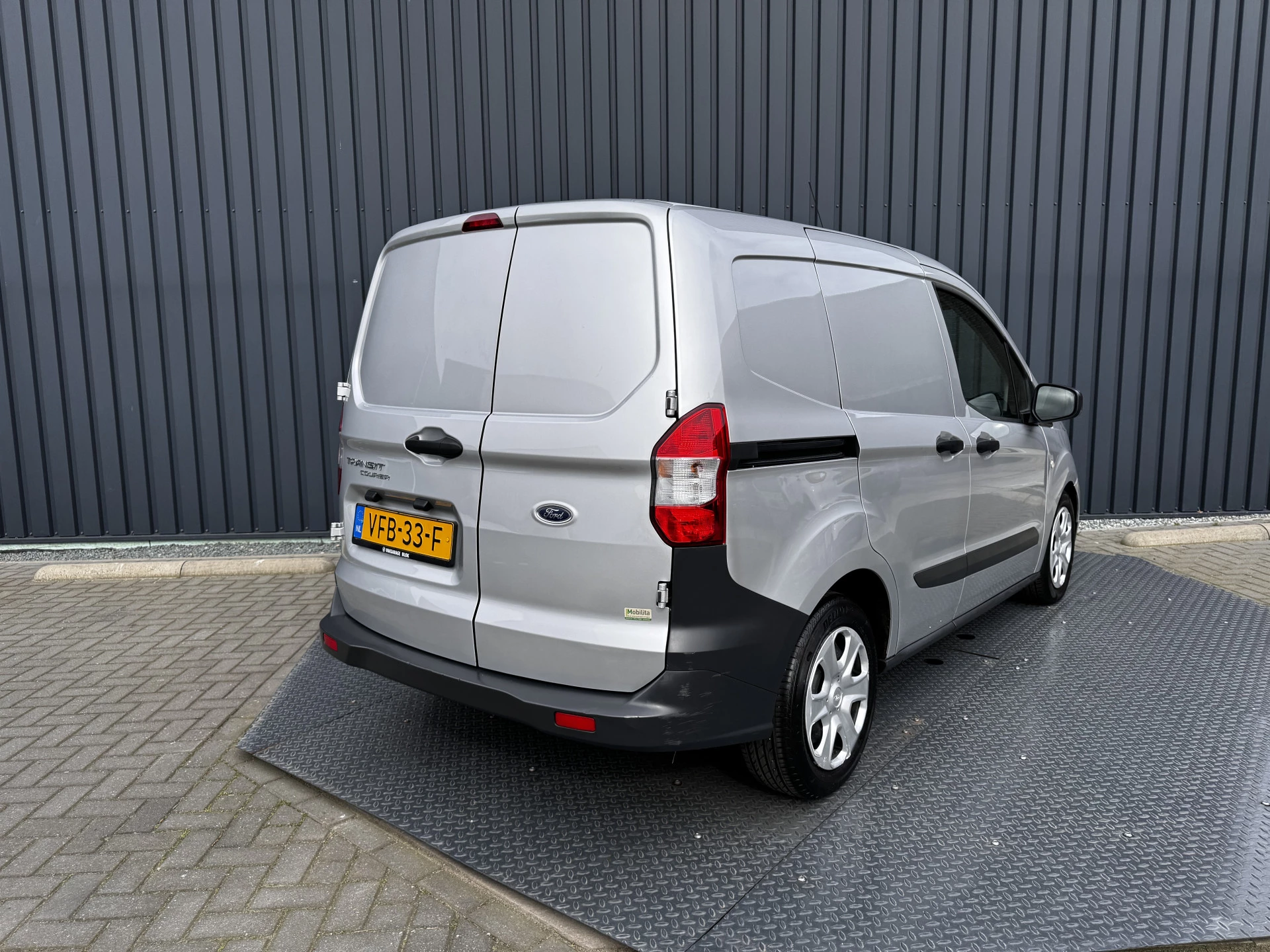 Hoofdafbeelding Ford Transit Courier