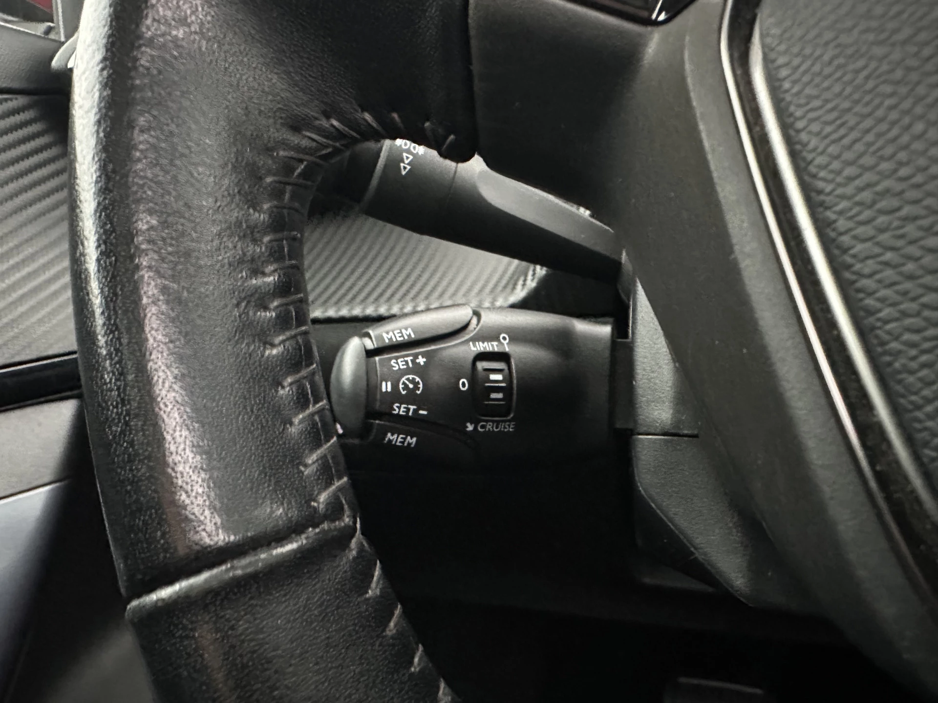 Hoofdafbeelding Peugeot e-2008